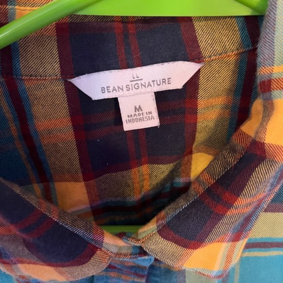 LLBean Women's Medium Signature Lightweight Flannel, Perfect Condition - Picture 3 of 4
